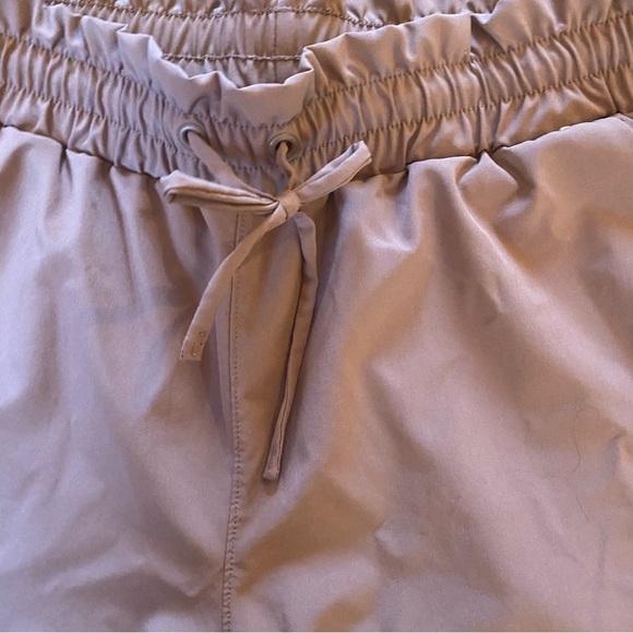 Mondetta Tan High Waist Shorts relaxed Fit‎ 5” length - Picture 2 of 4